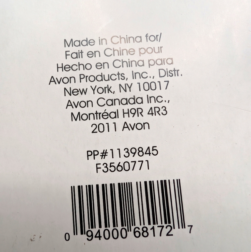 Vintage Avon 2011 Loving Moments Triple Heart Silver Tone Necklace In Heart Box - Picture 6 of 7